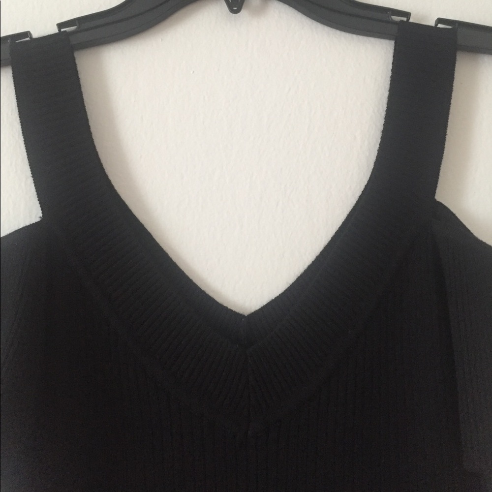 Philosophy Cold Shoulder Ribbed Top - Picture 4 of 7