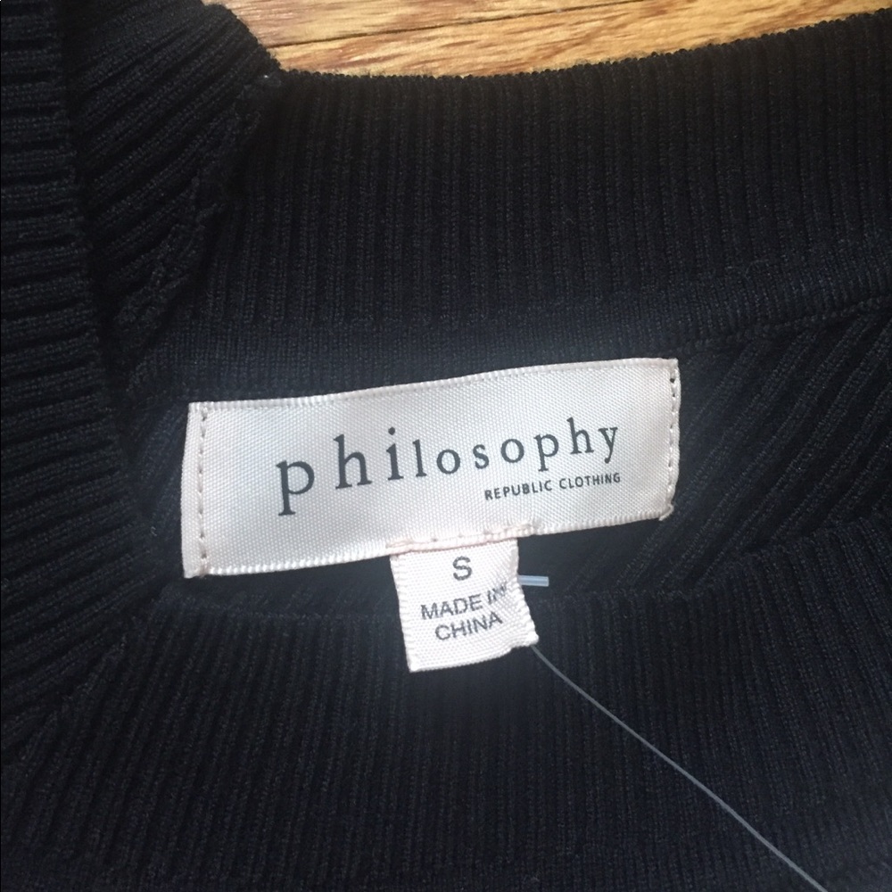 Philosophy Cold Shoulder Ribbed Top - Picture 5 of 7