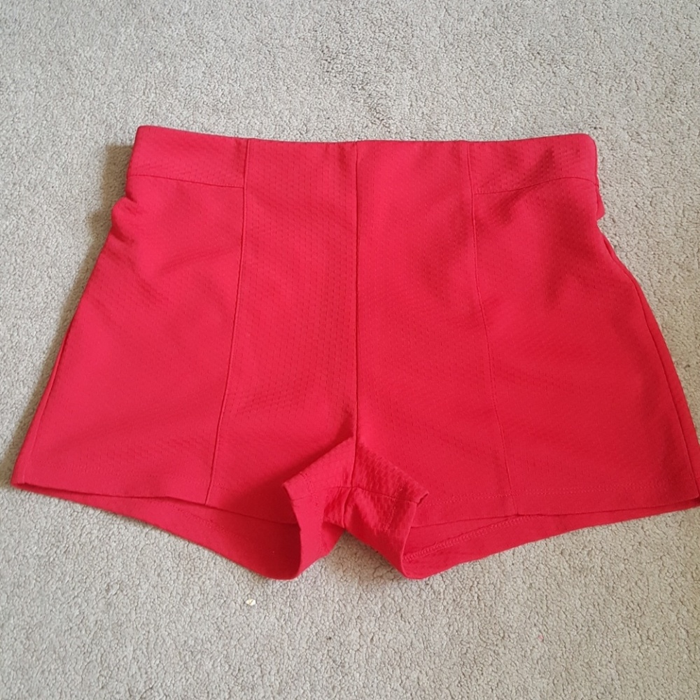 NWOT Zip- back high waisted shorts