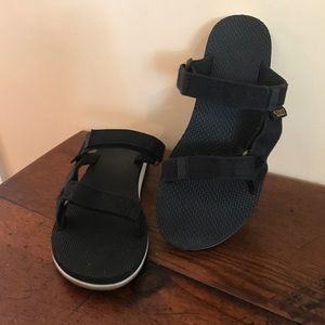 Teva Slip on adjustable sandals in black