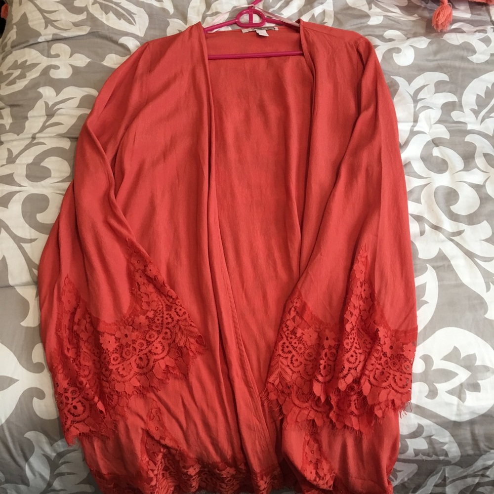 **SOLD** Lace trim kimono