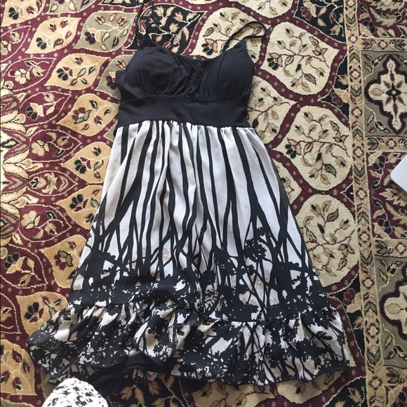 Patterned Dress - Picture 2 of 2