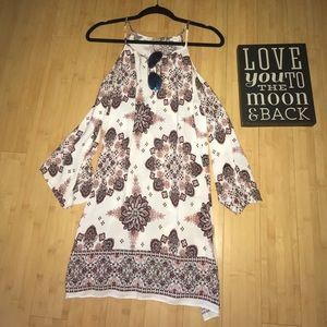 Gorgeous off shoulder dress 🌸