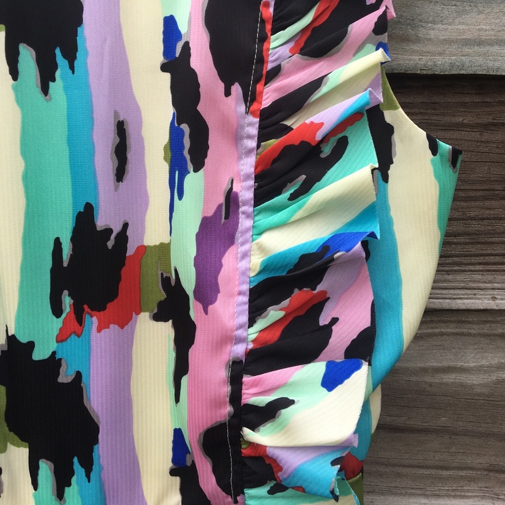 Cute backless dress - Picture 2 of 5