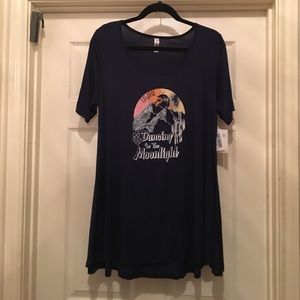 NWT! Medium Lularoe Perfect T NAVY