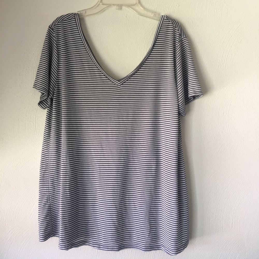 Sofitel (Kohls) brand striped v-neck
