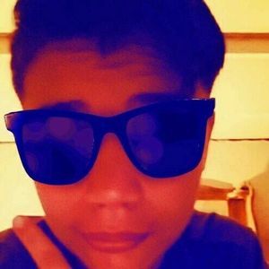 Meet your Posher, Sam