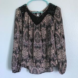 XHILARATION Long Sleeved atop W/ Lace Detailing