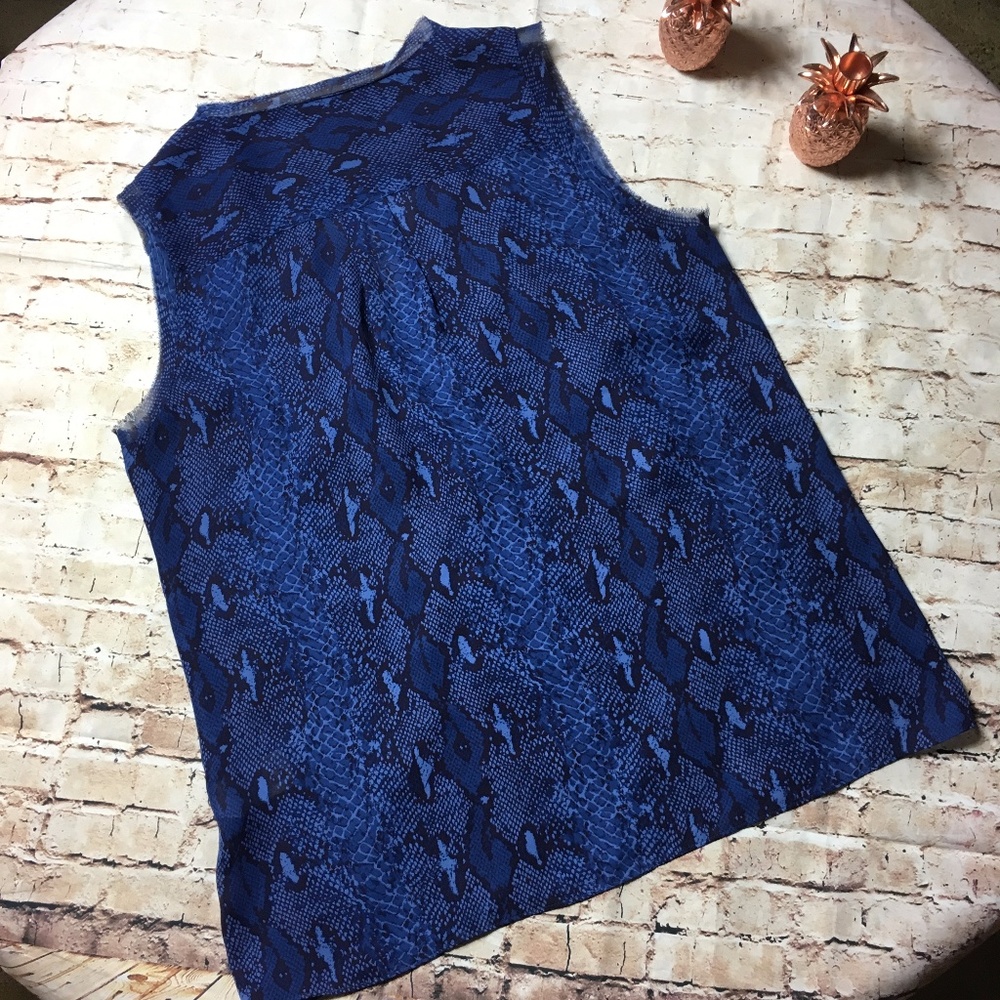 ❌SOLD❌ [Banana Republic] Snake Print Career Blouse - Picture 5 of 6