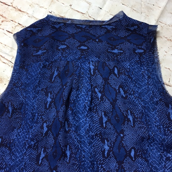 ❌SOLD❌ [Banana Republic] Snake Print Career Blouse - Picture 6 of 6