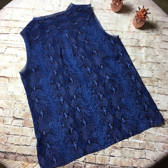 ❌SOLD❌ [Banana Republic] Snake Print Career Blouse - Picture 5 of 6