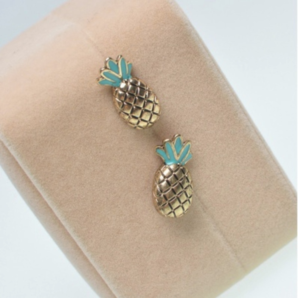 🍍 Gold Pineapple Stud Earrings – Tropical Vibes with Teal Accent! - Picture 2 of 3