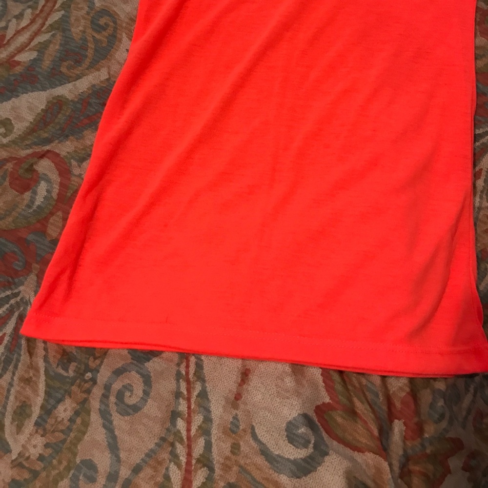 TEE - Picture 3 of 5