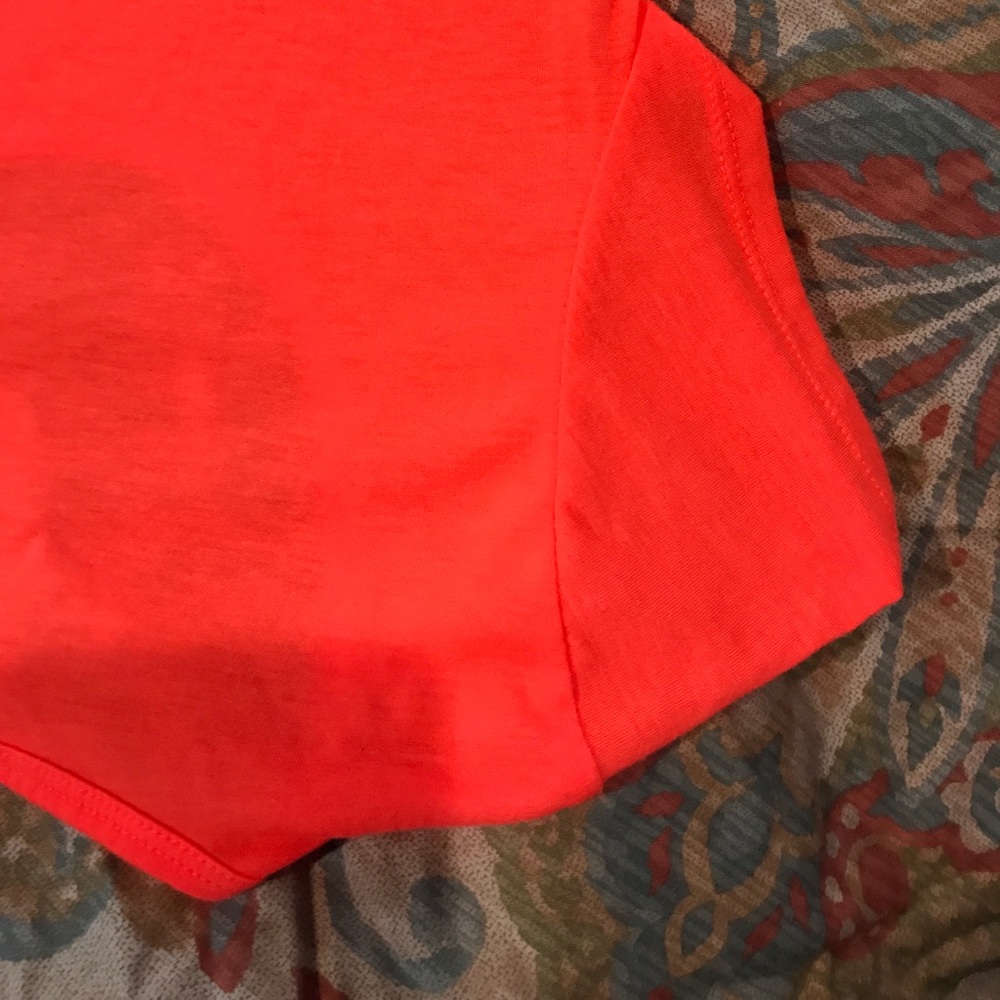 TEE - Picture 4 of 5