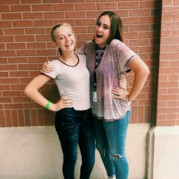 Meet your Posher, Laurel - Picture 1 of 1