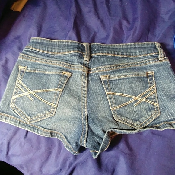 Shorts - Picture 2 of 4