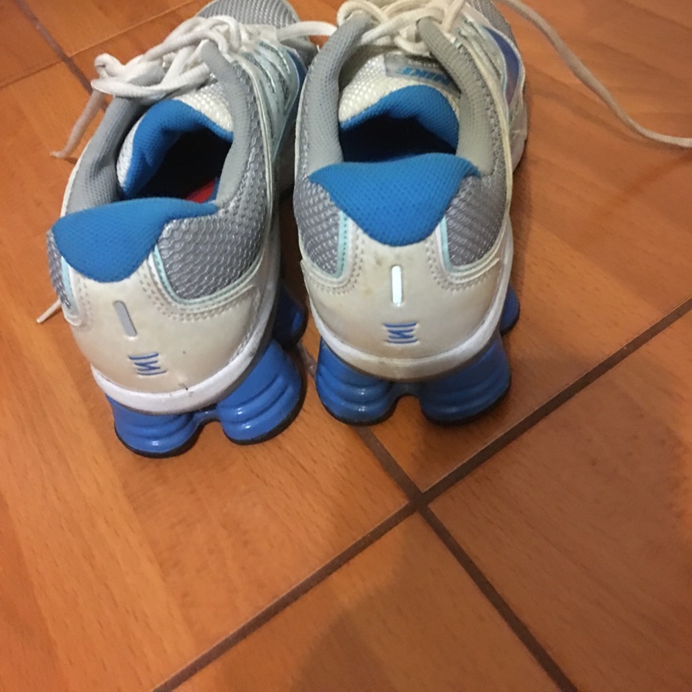 Nike sneakers. - Picture 2 of 3