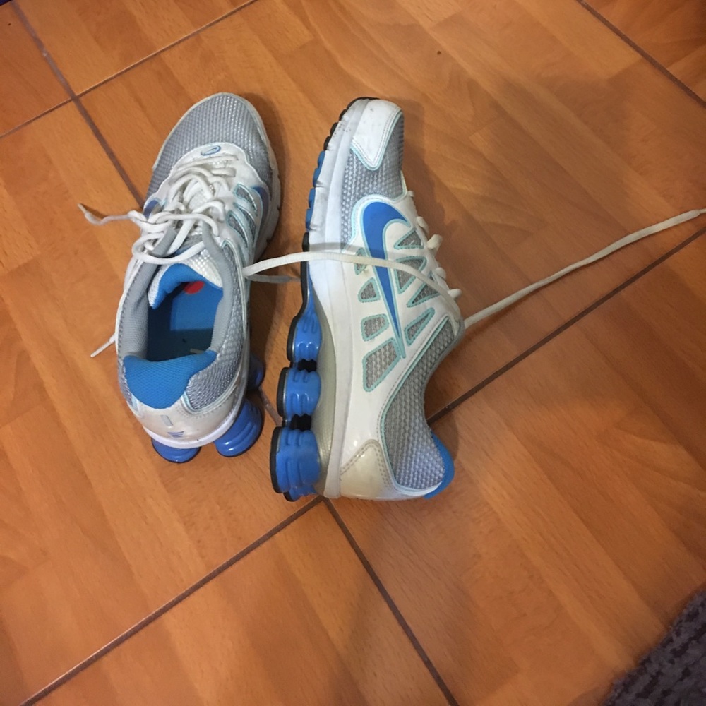 Nike sneakers. - Picture 3 of 3