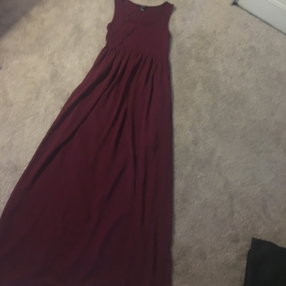 Maxi maroon dress