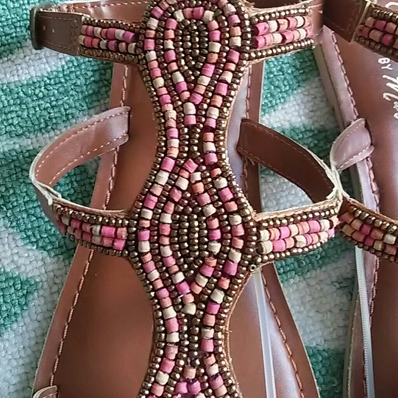NWOT Coconuts by Matisse Beaded Sandals - Picture 3 of 6