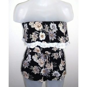 ((SOLD)) Forever 21 Womans Romper Floral Shorts
