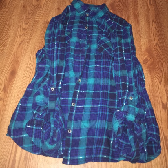 Button down - Picture 1 of 2