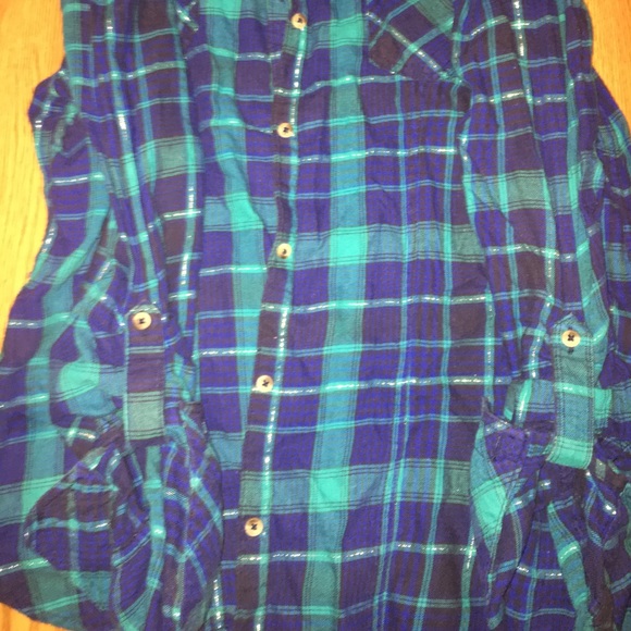 Button down - Picture 2 of 2