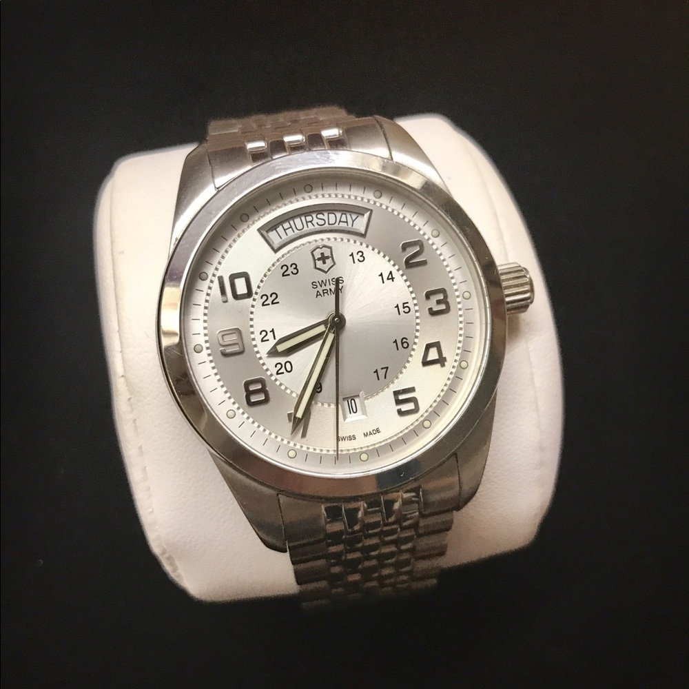 ❤️Swiss Army Victorinox Ambassador Men Watch❤️