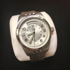 ❤️Swiss Army Victorinox Ambassador Men Watch❤️