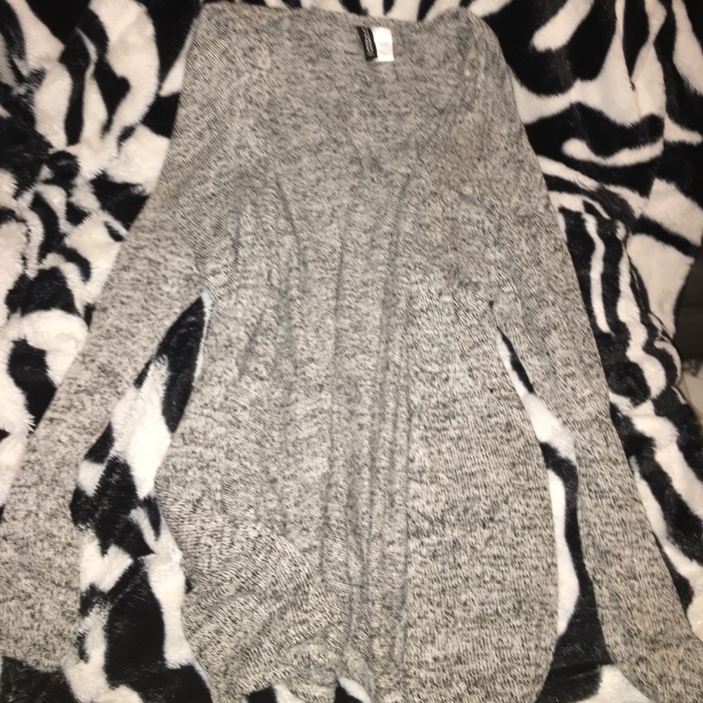 ✨PRICE DROP✨ Black/Grey Basic Cardigan