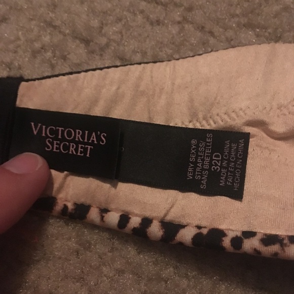 Victoria's Secret Strapless Bra - Picture 4 of 4