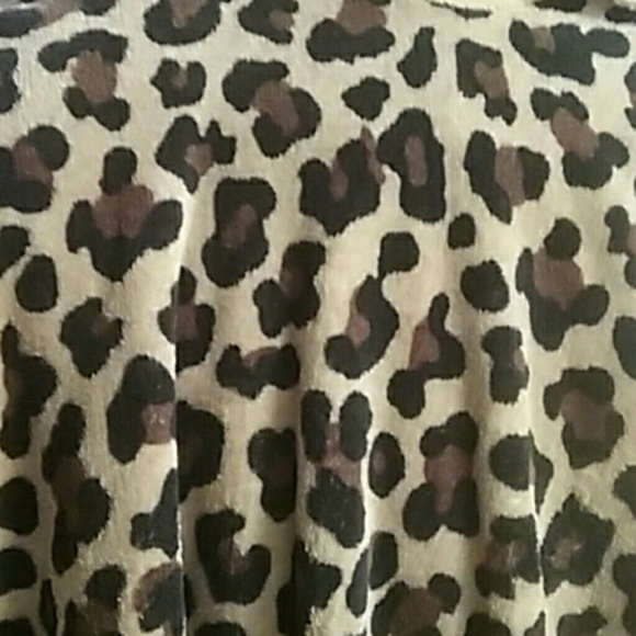 Hand made lepored print ladies hooded ponco - Picture 2 of 8