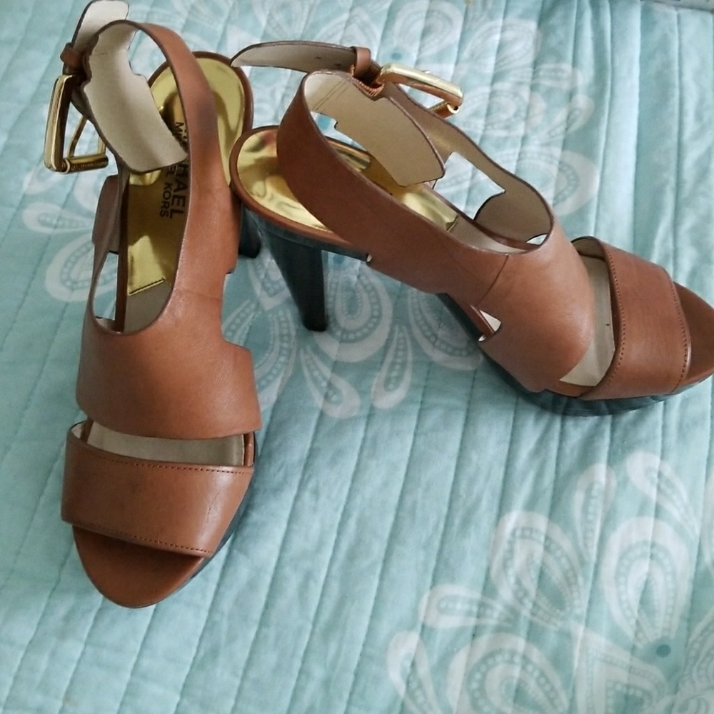 NWOT MICHAEL KORS SANDALS