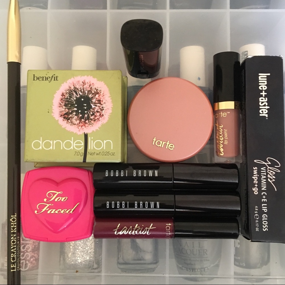 SOLD Lot of 10 Makeup items