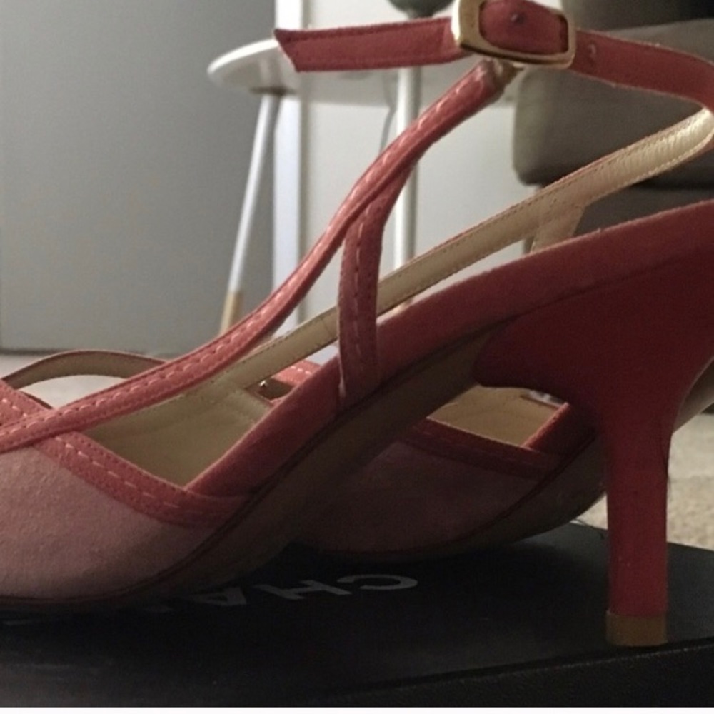 NWT Chanel Kitten heels - Picture 2 of 4