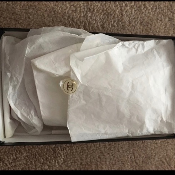 NWT Chanel Kitten heels - Picture 3 of 4