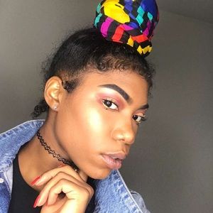 Meet your Posher, Aysia