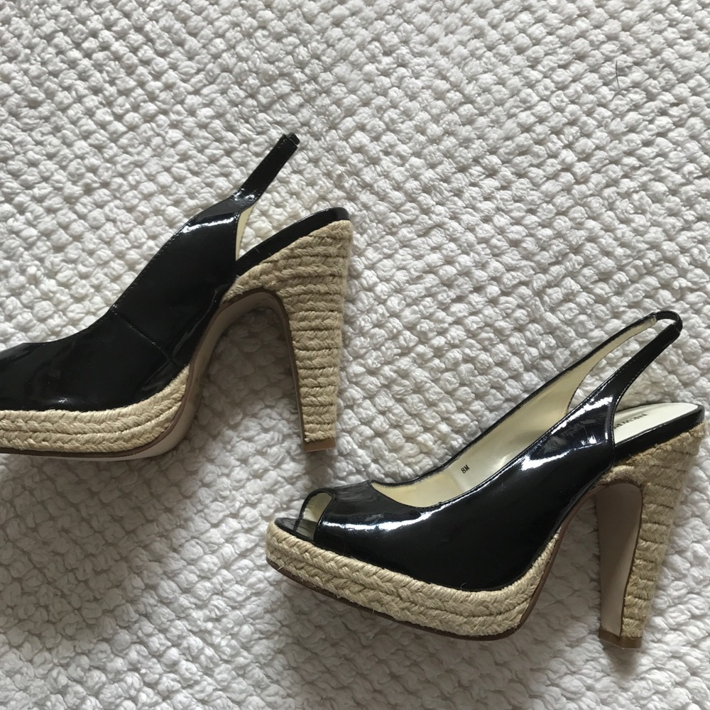 NEWPORT NEWS PATENT LEATHER PEEP TOE WEDGE HEELS
