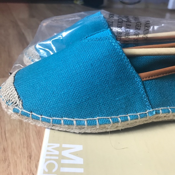 ‼️SALE until 4/8/23‼️ 🆕NWT MICHAEL MichaelKors Turquoise Slip on Canvas - Picture 6 of 8