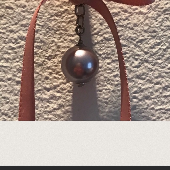 Vintage Chanel Ribbon earrings - Picture 6 of 7