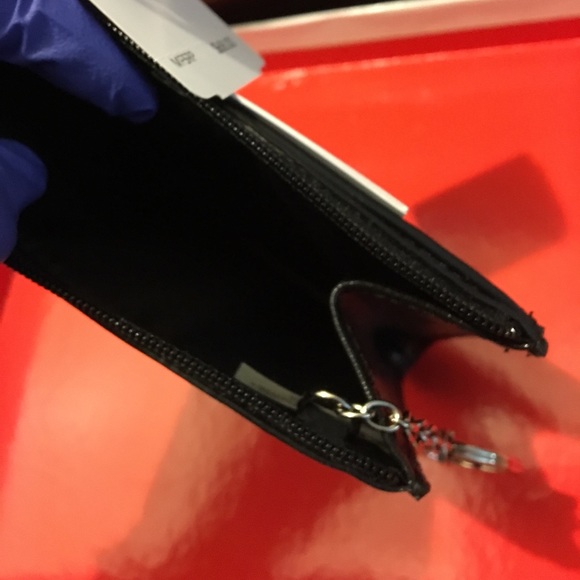 Coach patent leather zip wallet with Key ring - Picture 3 of 4
