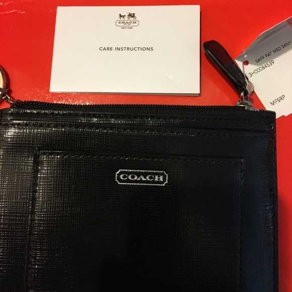 Coach patent leather zip wallet with Key ring - Picture 4 of 4
