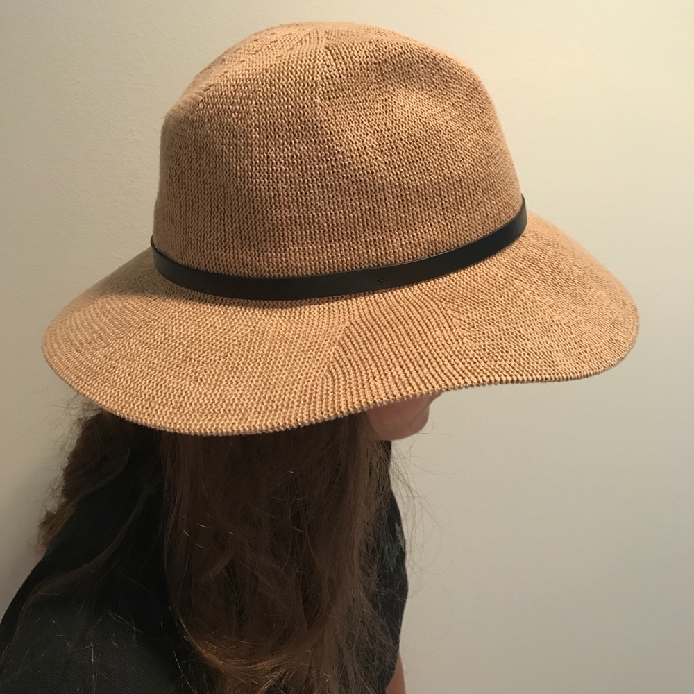 New 💯Ecote fancy hat 🌟great for styling  !