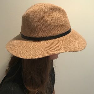 New 💯Ecote fancy hat 🌟great for styling  !