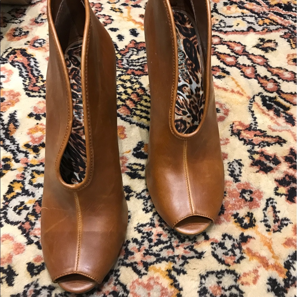 Cosmopolitan heels