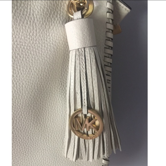 ♦️SOLD♦️Michael Kors large tote - Picture 3 of 6