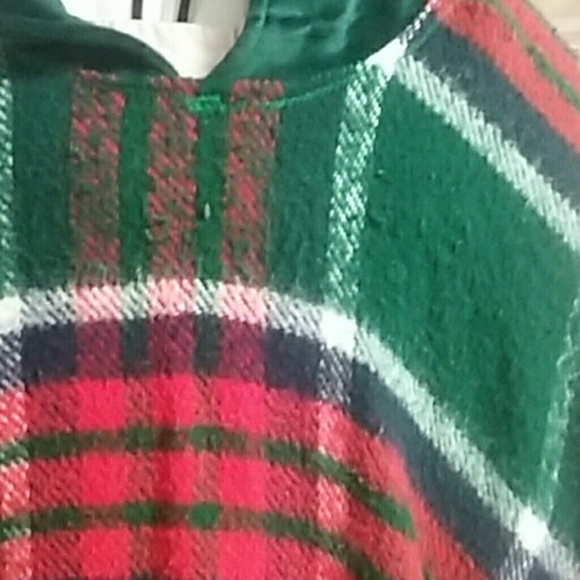 Hand made unisex poncho with a hood - Picture 5 of 6