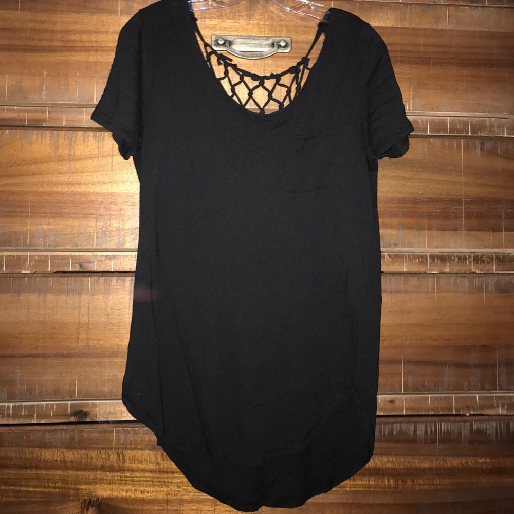Black short sleeve tee