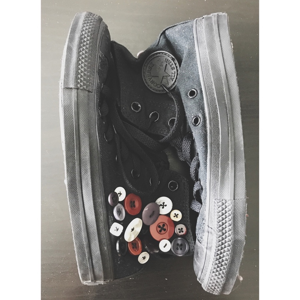 Mono black converse with button decal