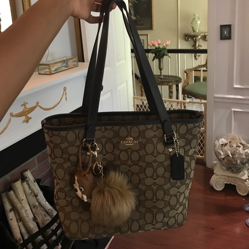 Coach bag. Only sold on MERC.